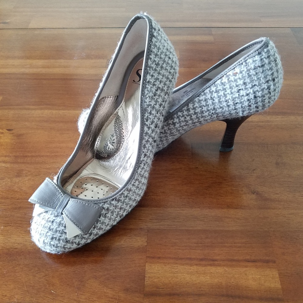 Söfft Tweed Pumps with Gold Detail 8.5